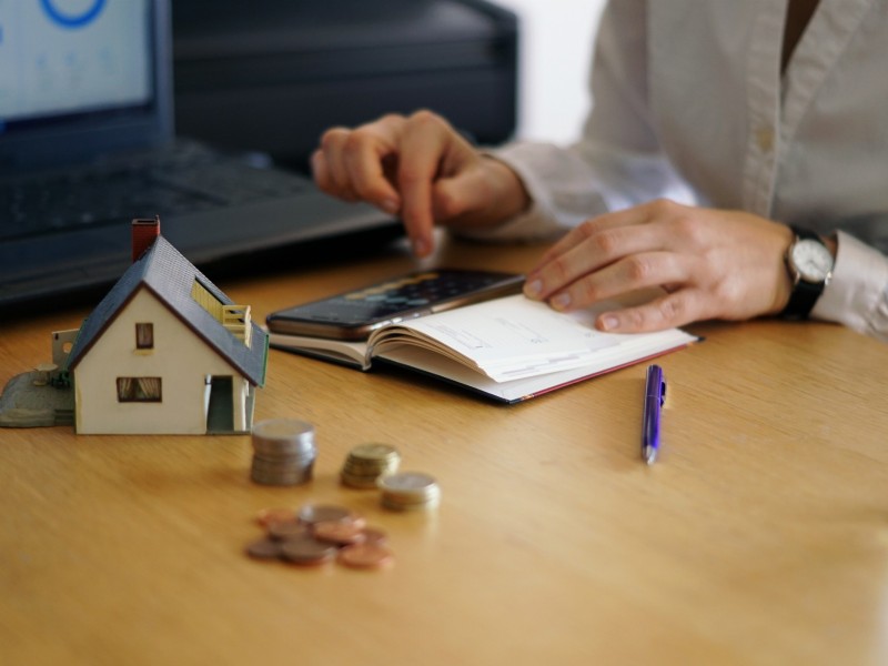 O aluguel cabe no seu bolso… mas e as taxas? Descubra o que mais você vai pagar todo mês!